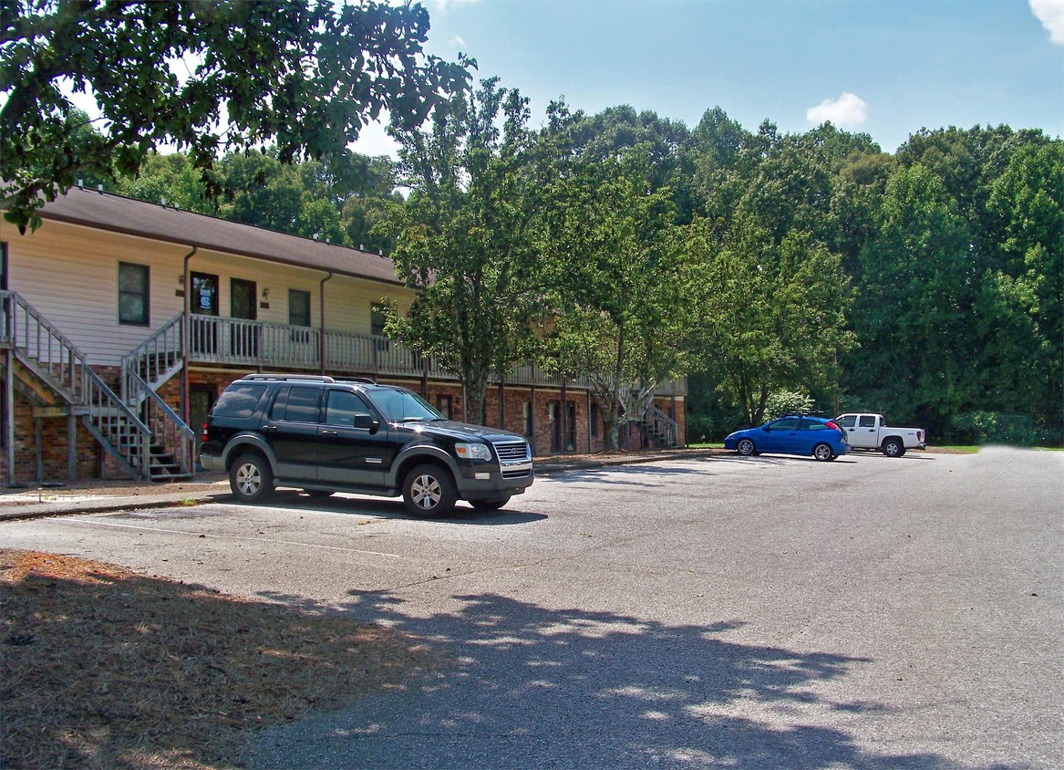 Primary Photo - 1503 Forest Knolls Cir SE
