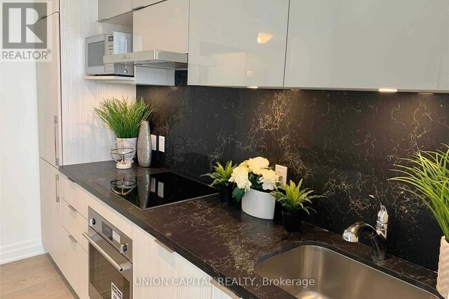 Building Photo - 18 Rouge Valley Dr W