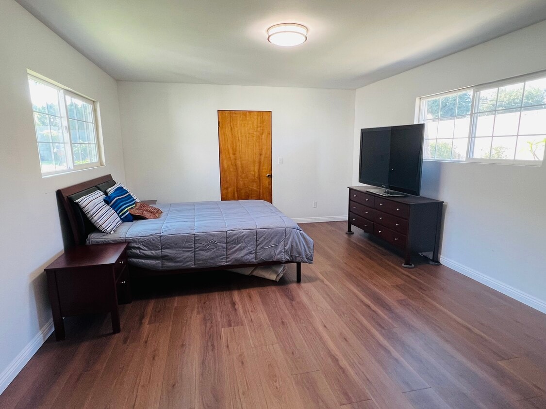 Foto principal - 1537 Deerhaven Dr