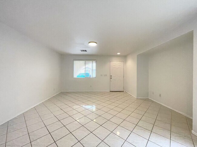 Foto del edificio - The cozy home is located in the Silverado ...