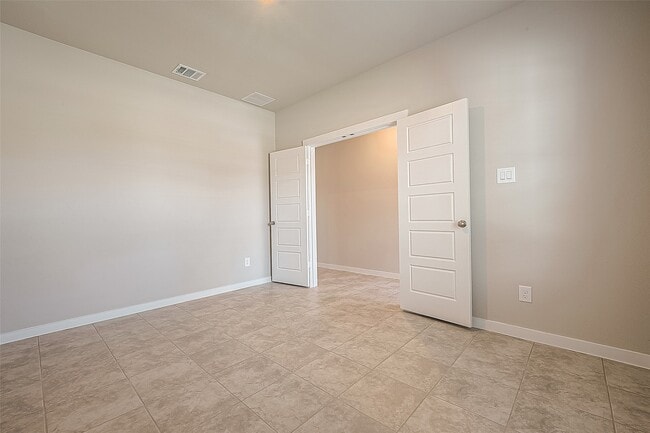 Building Photo - 8523 Lake Groove Ln