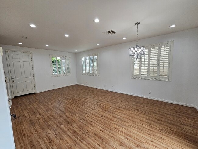 Foto del edificio - 13808 Utica St