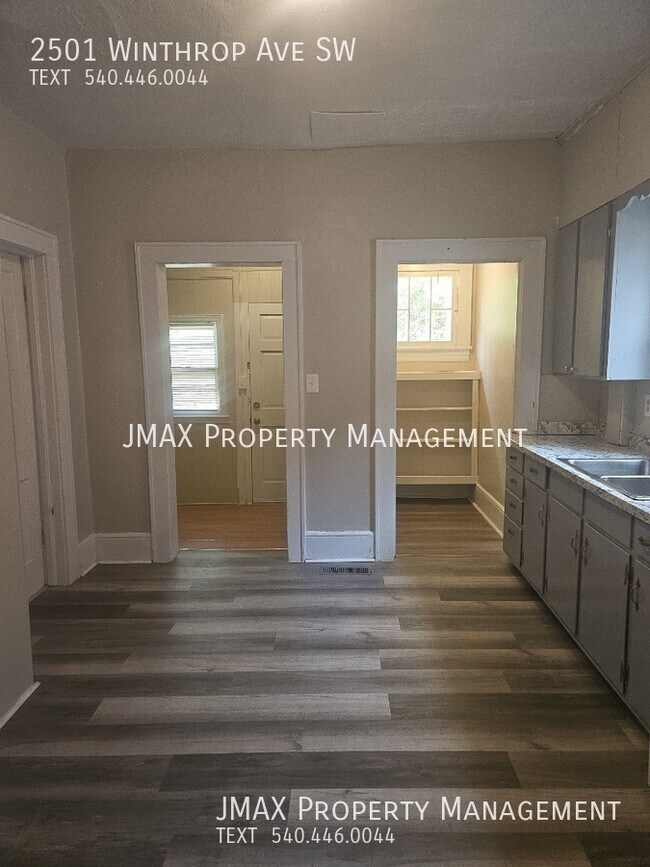 Foto del edificio - 2501 Winthrop Ave SW