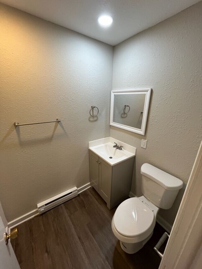 404 Pine St Unit 404 Pine Apartment A, Meadville, PA 16335 Room for