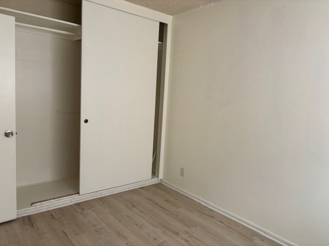 Building Photo - 1257 N Kenmore Ave