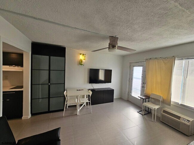 Building Photo - 3501 Boardwalk