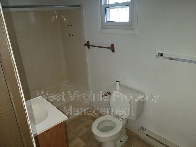 Building Photo - 141 Ogden St