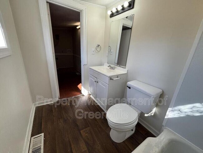 Foto del edificio - 1 W 6th St