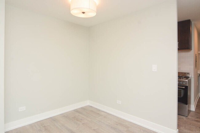 Foto del edificio - 450 W Barry