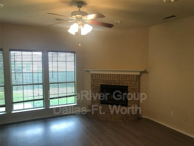 Building Photo - 805 Brandon Dr