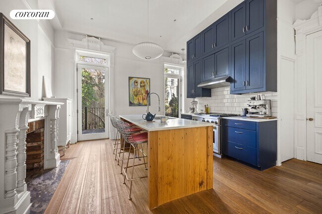 Foto del edificio - 478 Waverly Ave