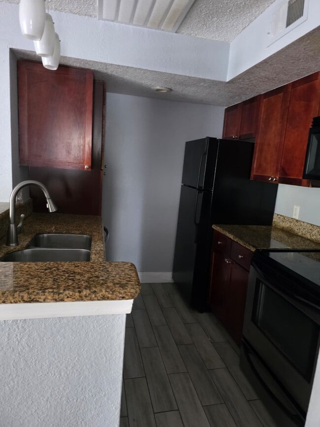 Foto del edificio - 5156 Conroy Rd