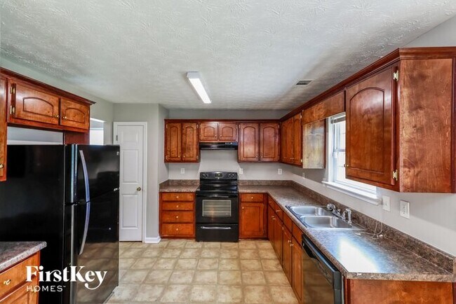 Building Photo - 8292 N Sterling Lakes Dr