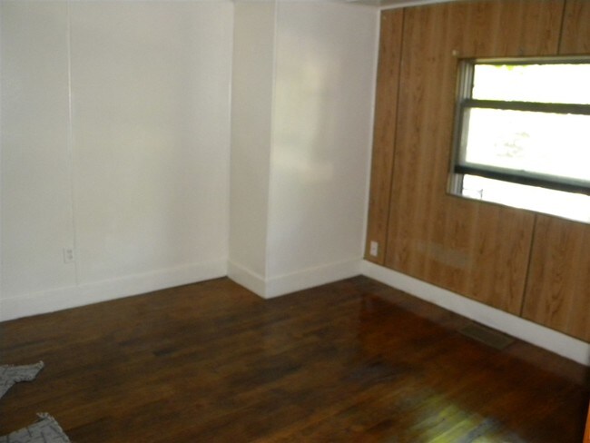 Building Photo - 903 North St