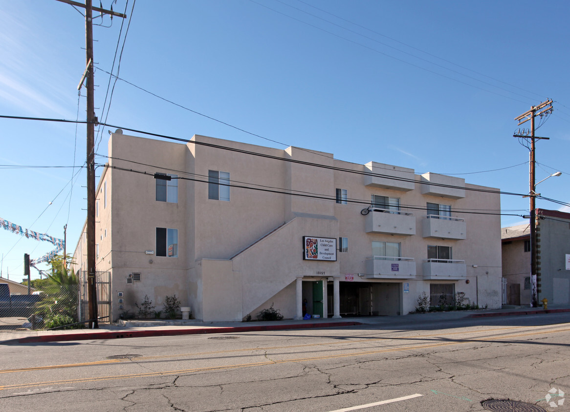 Harbour Community Apartments in Sylmar, CA