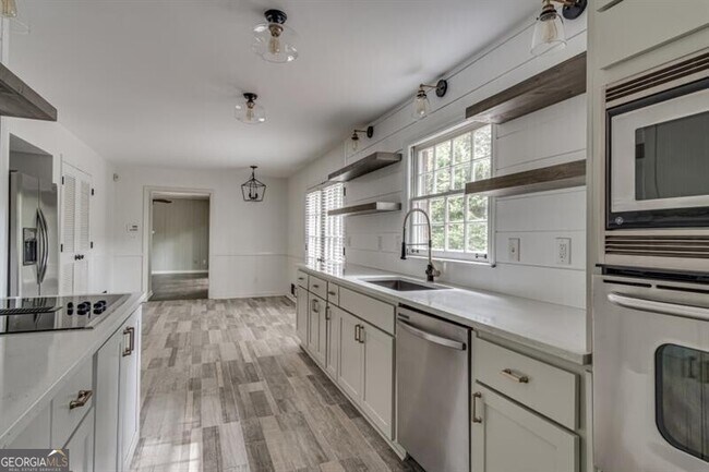 Building Photo - 4243 McClatchey Cir NE