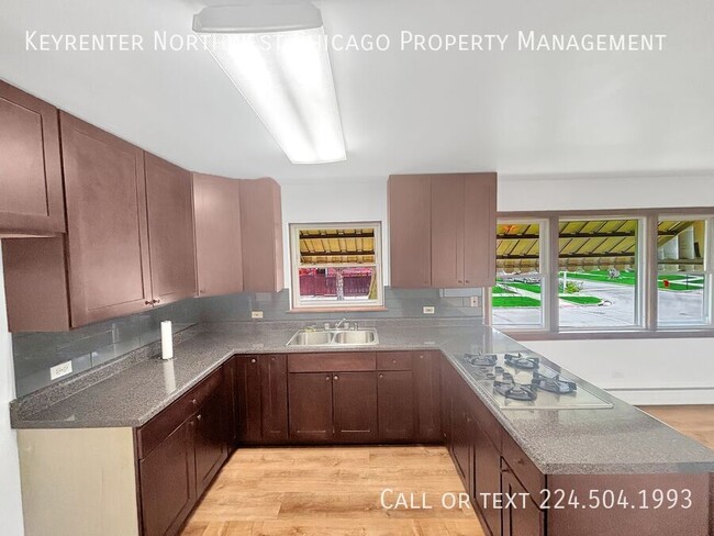Building Photo - 2701 N 74th Ct