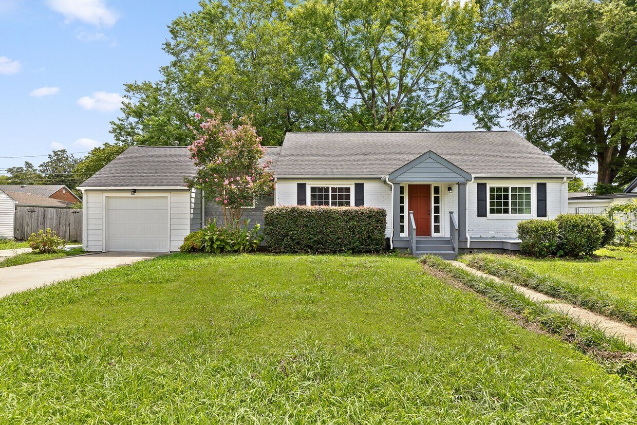 Foto principal - Charming Belvoir Home - 2 Bed, 1 Bath, 1 C...