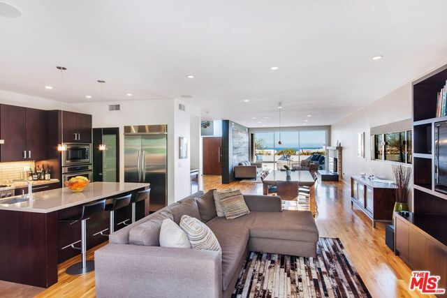 Building Photo - 18419 Kingsport Dr