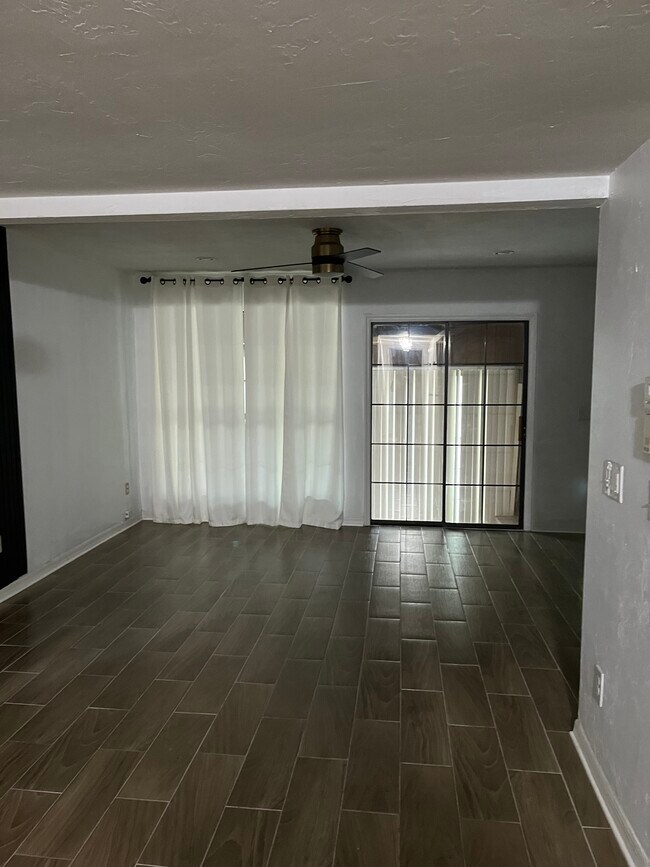 Foto del edificio - 5868 SW 8th Pl