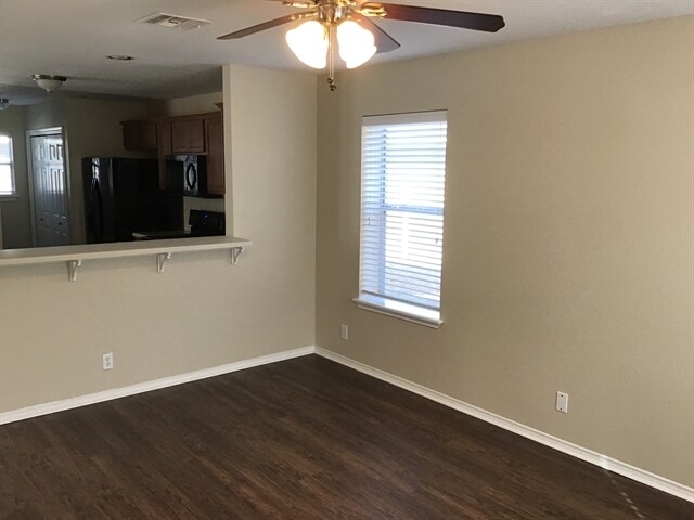 Foto del edificio - 516 Rolling Oak Drive