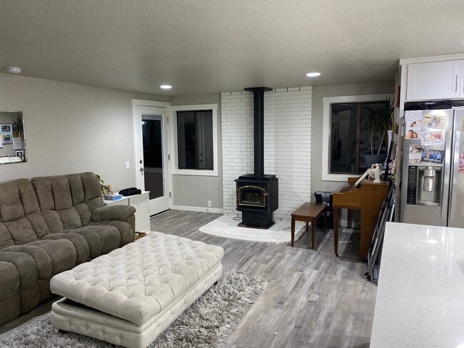 Building Photo - 990 Farrington Dr