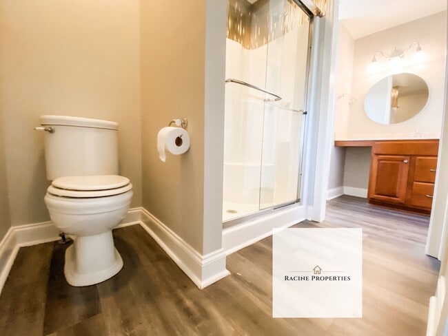 Foto del edificio - **Your Dream Home Awaits in This Exceptional Cul-de-Sac Retreat**