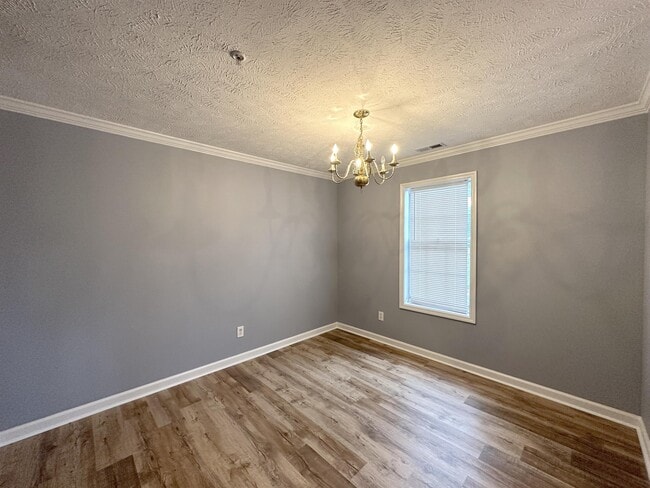 Foto del edificio - 410 Bubble Creek Ct