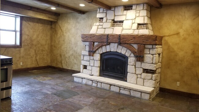 Building Photo - 6301 W Bull River Rd