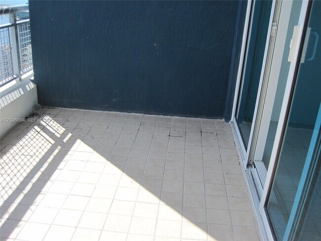 Foto del edificio - 60 SW 13th St