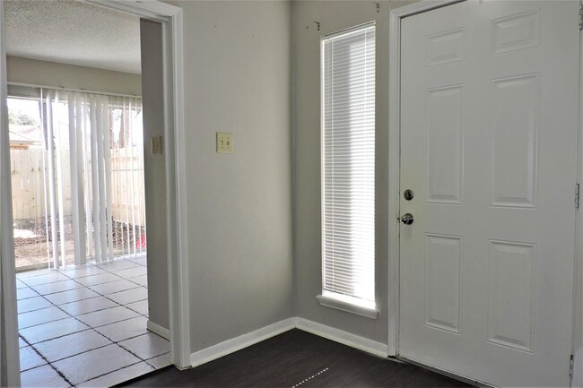 Building Photo - 2314 Bright Meadows Dr