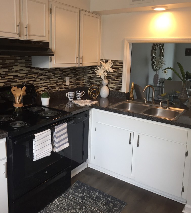 The Legend at Speedway Apartments Speedway, IN