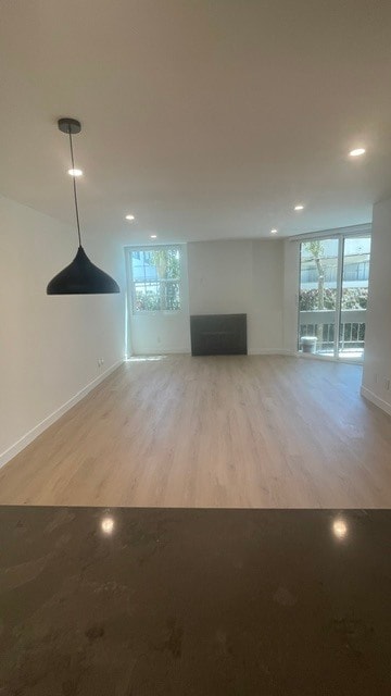 Building Photo - 740 N Kings Rd