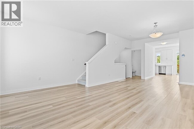 Building Photo - 4040 Mountain St