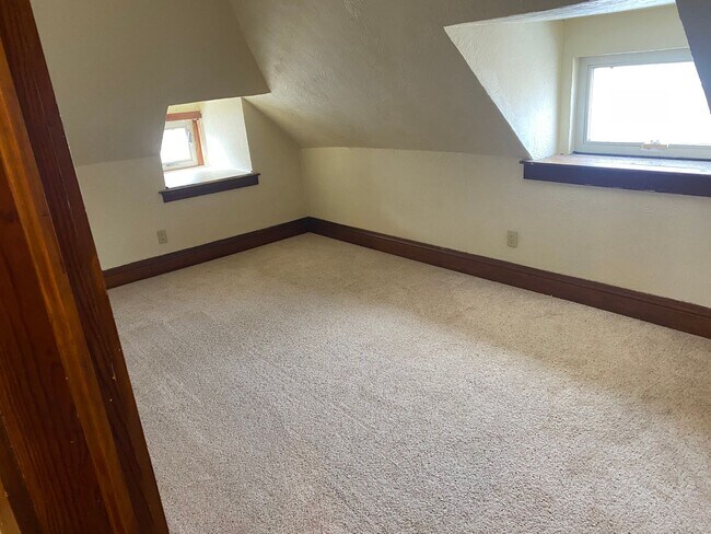Foto del edificio - 4 bedroom 1.5 bath house in Tama Iowa