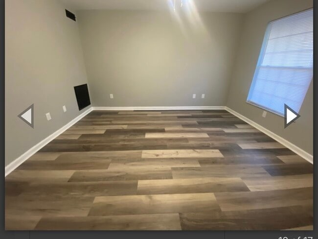 Building Photo - 940-702 Glenn Street, West Columbia, SC 29169