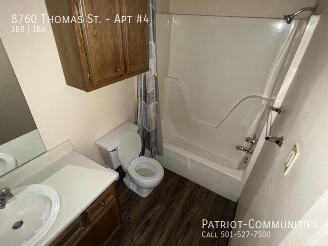 Foto del edificio - 8760 Thomas St