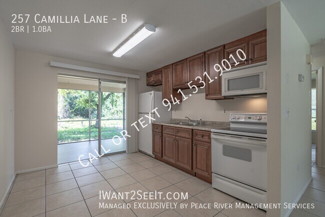 Foto del edificio - 257 Camillia Ln