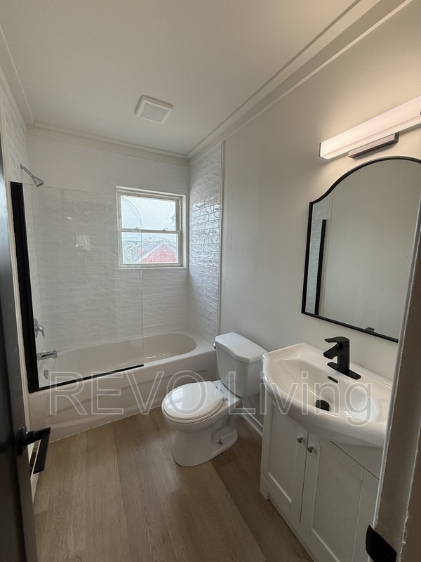 Building Photo - 187 Church St