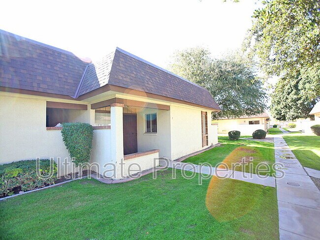 Foto del edificio - 10620 W Northern Ave