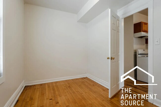 Foto del edificio - 2937 N Kimball Ave