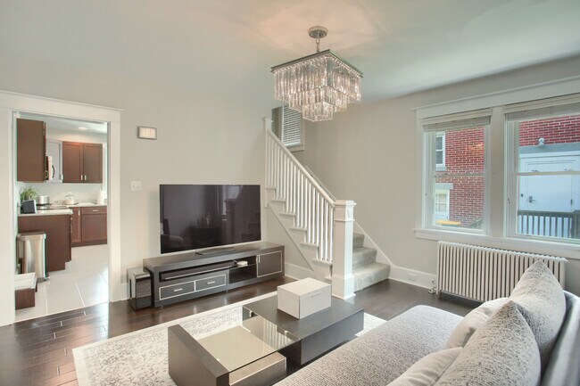 Foto del edificio - 144 W Chocolate Ave