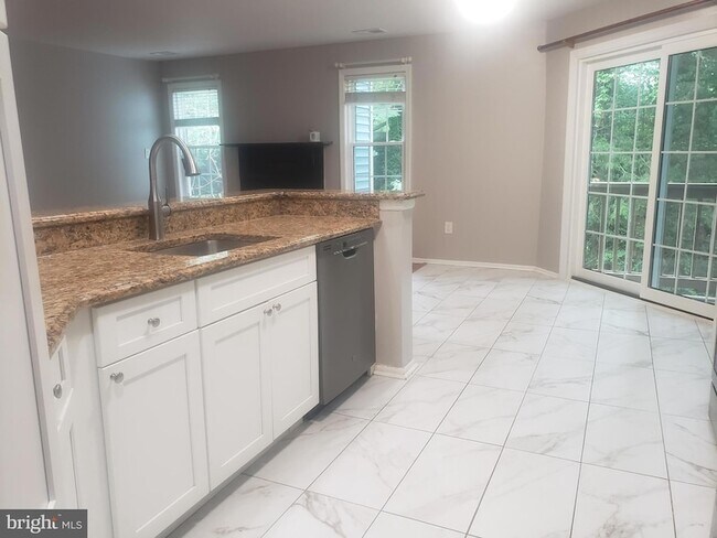 Foto del edificio - 5032 Beech Ct