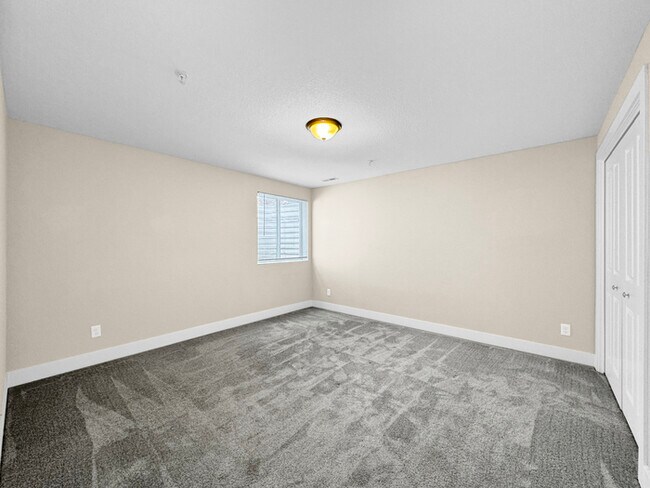 Building Photo - 4469 Lower Beaver Rd