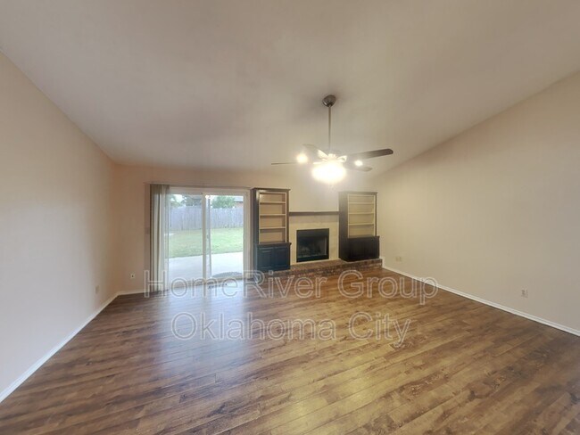 Building Photo - 2716 Creekview Terrace