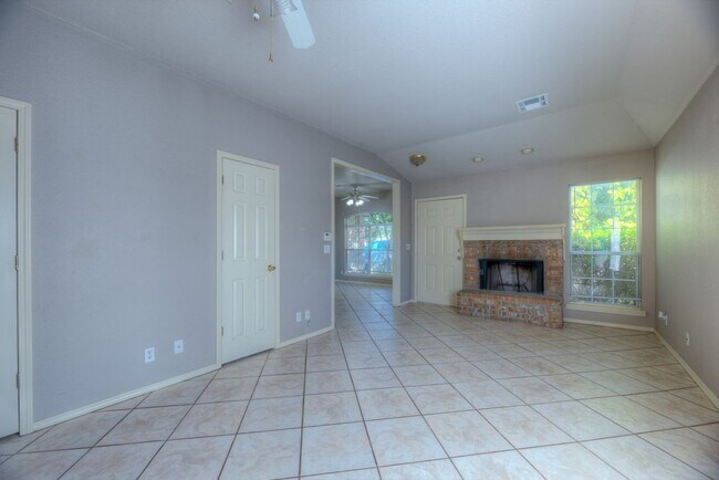 Building Photo - FOR LEASE | Bixby Schools | 3 bed 2 bath -...