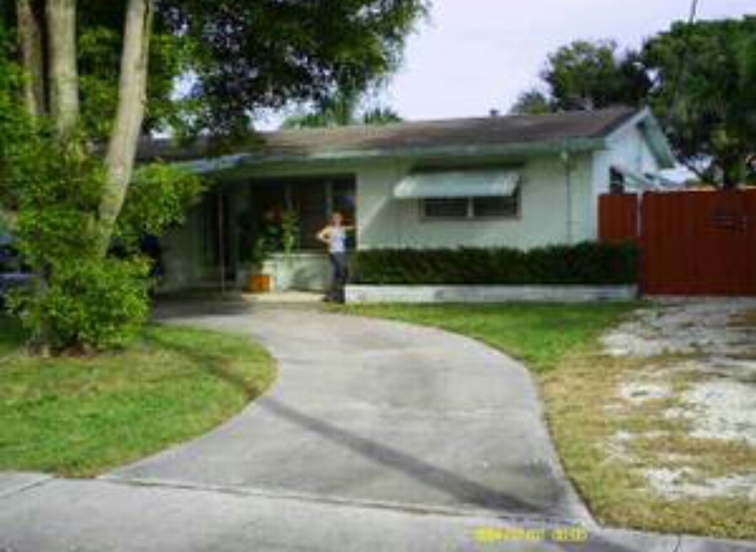 Foto principal - 4700 SW 43rd Ave