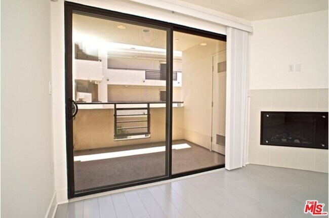 Foto del edificio - 5303 Lankershim Blvd
