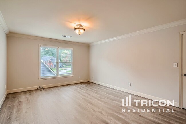 Building Photo - 125 Hunters Trce