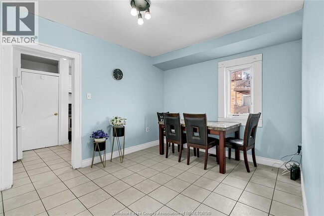 Building Photo - 915 Josephine Ave